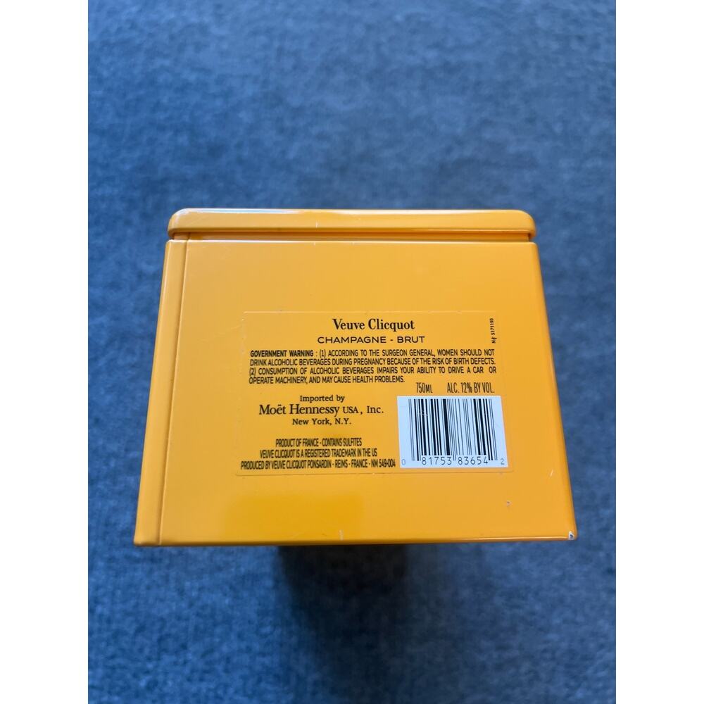 RARE Limited Addition 250 Years Veuve Clicquot SMEG Champagne Cooler Fridge Box - Picture 7 of 10